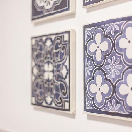 Tm Aparts Ντόρτμουντ Εξωτερικό φωτογραφία Azulejos in the interior of the hotel